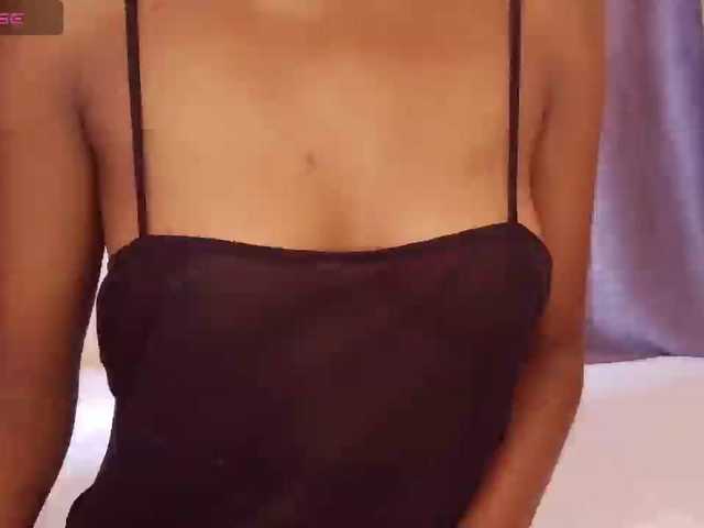 junea live cam on BongaCams