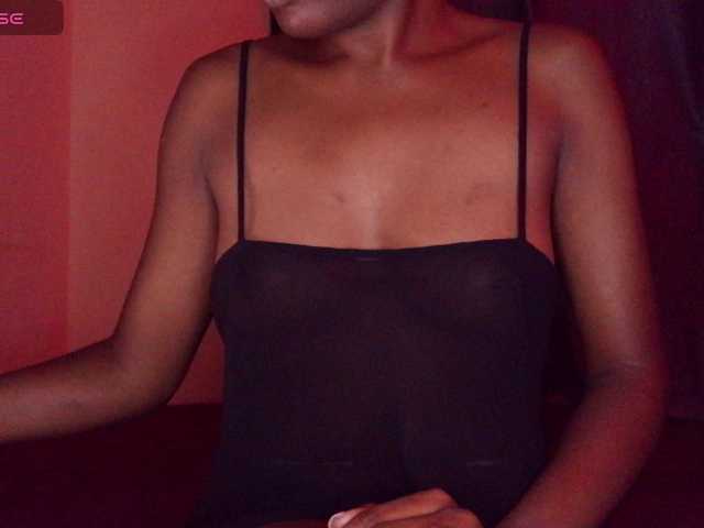 junea live cam on BongaCams