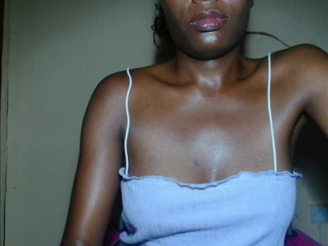 junea live cam on BongaCams
