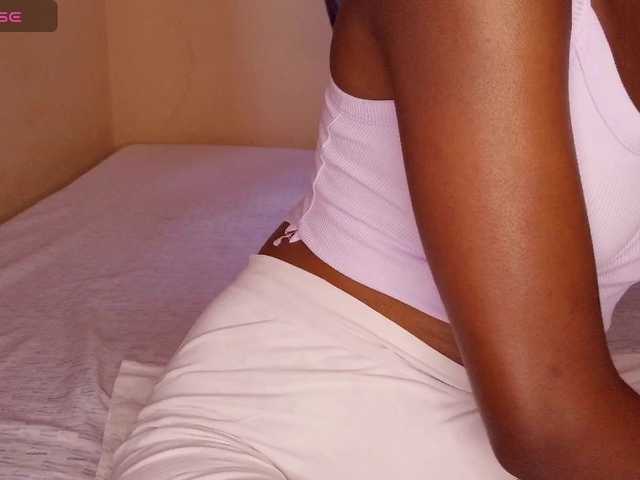 junea live cam on BongaCams