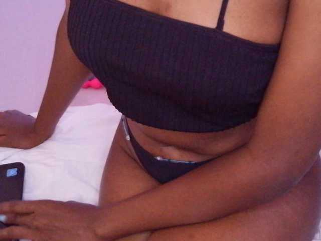 junea live cam on BongaCams