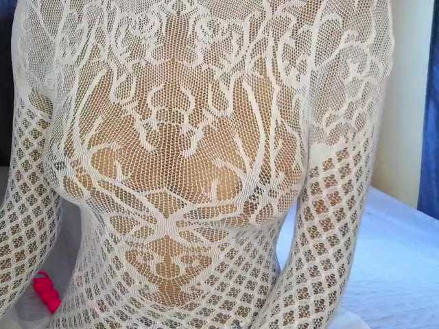 junea live cam on BongaCams