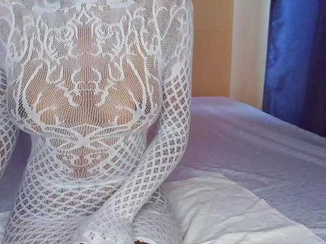junea live webcam show
