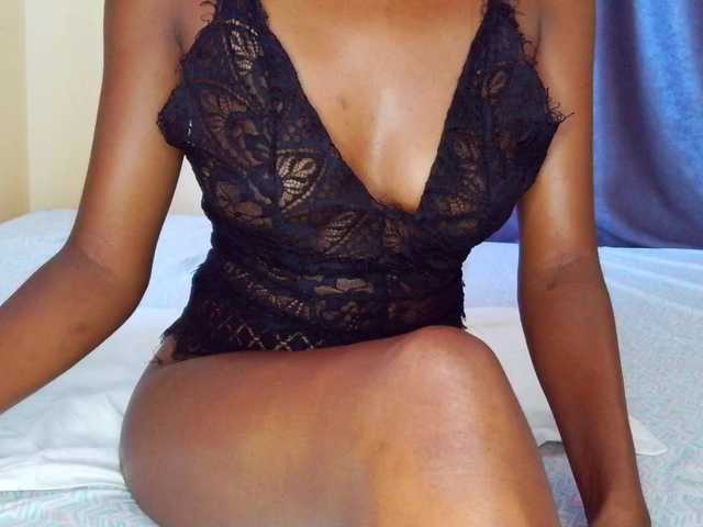 junea live cam on BongaCams