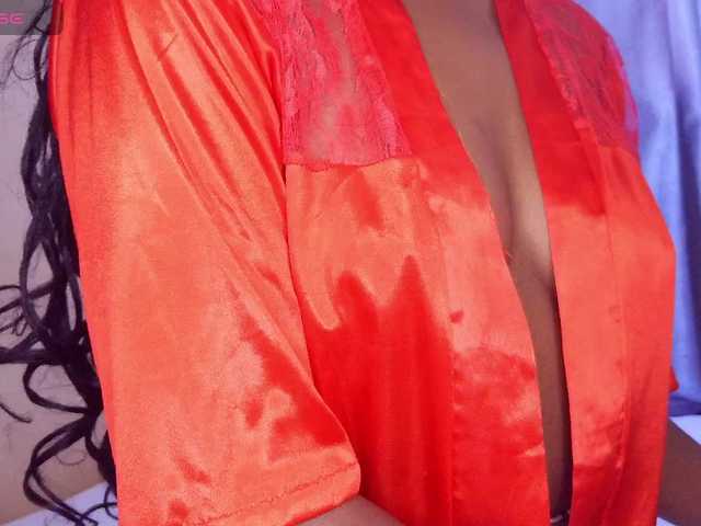 junea live cam on BongaCams