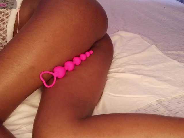 junea live webcam show