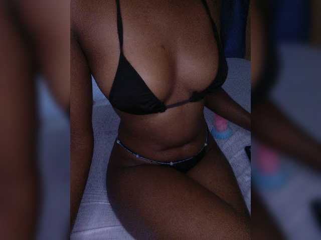 junea live cam on BongaCams