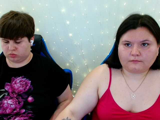 BeckyAndEllen live cam on BongaCams