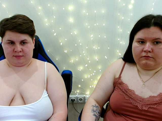 BeckyAndEllen live cam on BongaCams