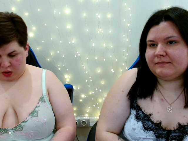 BeckyAndEllen's BongaCams show and profile