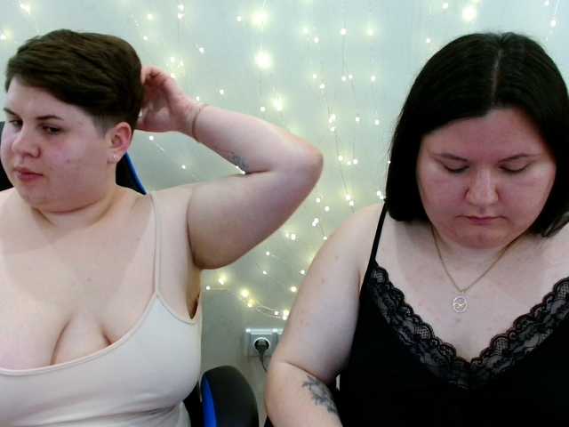 BeckyAndEllen live cam on BongaCams