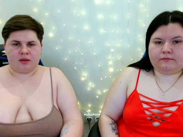 BeckyAndEllen's BongaCams show and profile