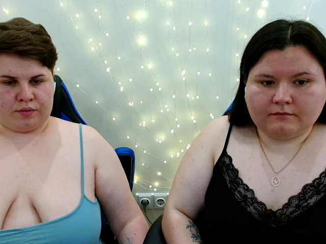 BeckyAndEllen live cam on BongaCams