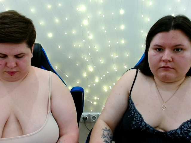 BeckyAndEllen live cam on UnifiedCams