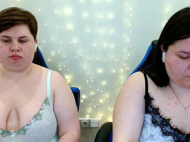 BeckyAndEllen's BongaCams show and profile