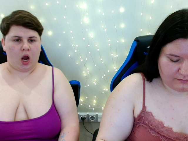 BeckyAndEllen live cam on BongaCams