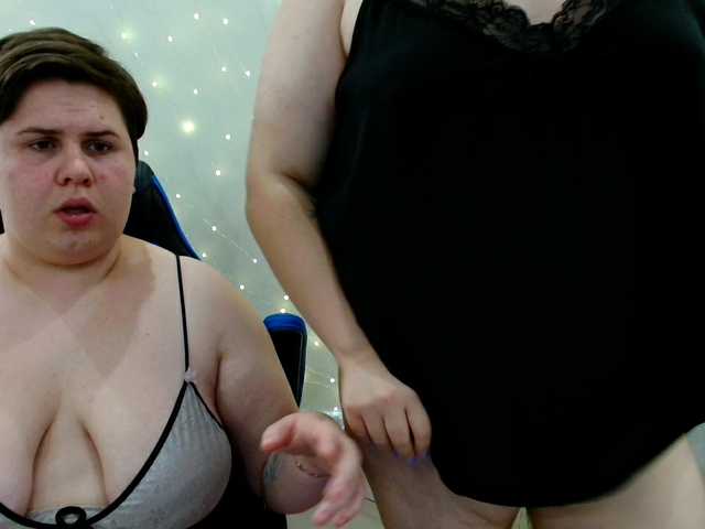 BeckyAndEllen live cam on BongaCams