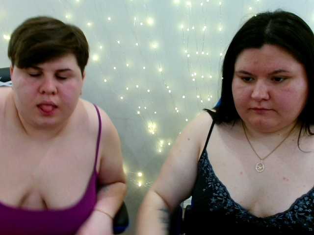 BeckyAndEllen's BongaCams show and profile