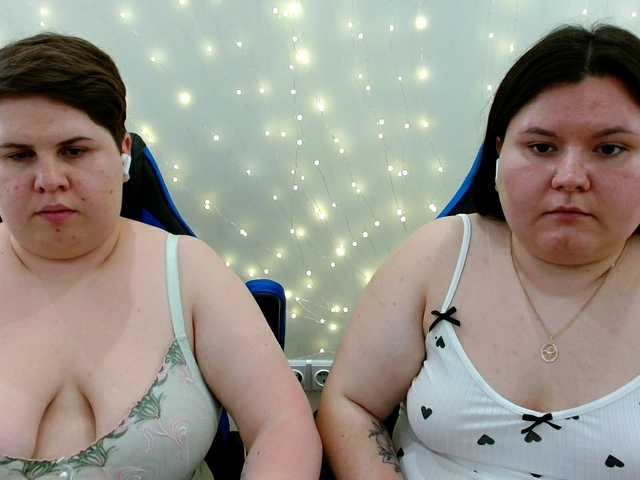 BeckyAndEllen live cam on BongaCams