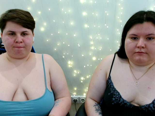 BeckyAndEllen's BongaCams show and profile