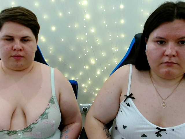 BeckyAndEllen live cam on BongaCams