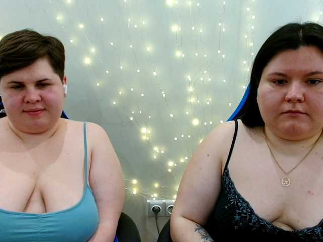 BeckyAndEllen's BongaCams show and profile