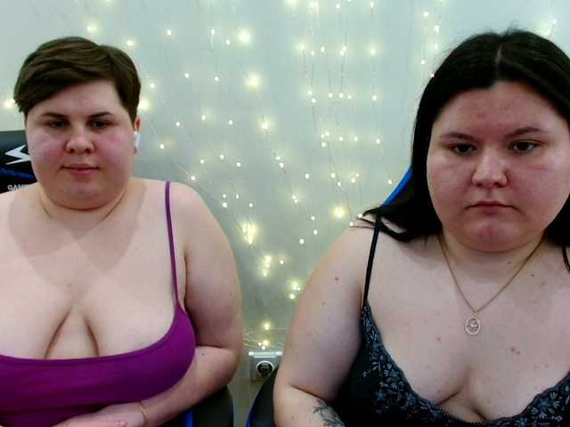 BeckyAndEllen's BongaCams show and profile