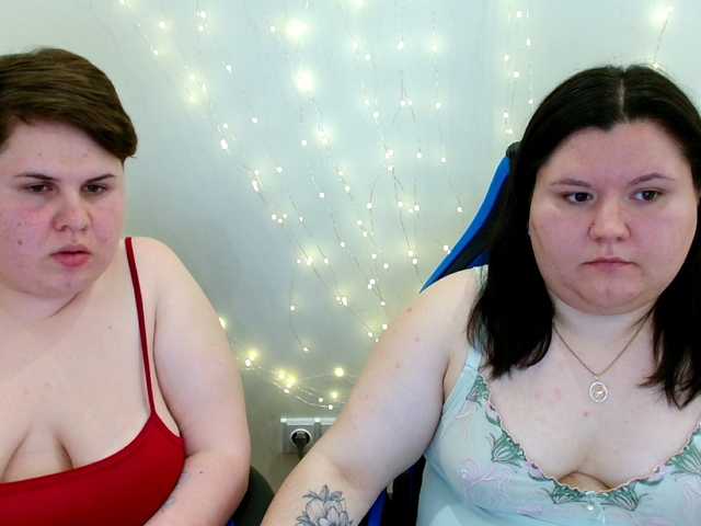 BeckyAndEllen live cam on BongaCams