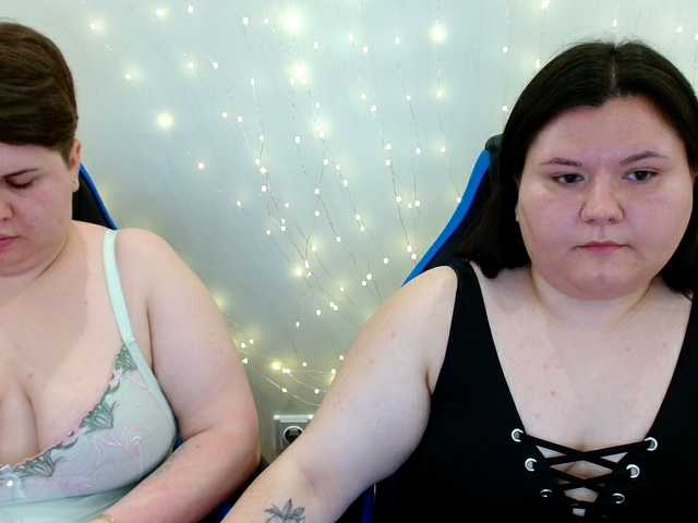 BeckyAndEllen live cam on BongaCams
