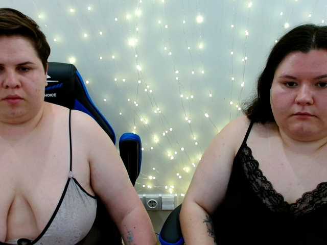 BeckyAndEllen live cam on BongaCams
