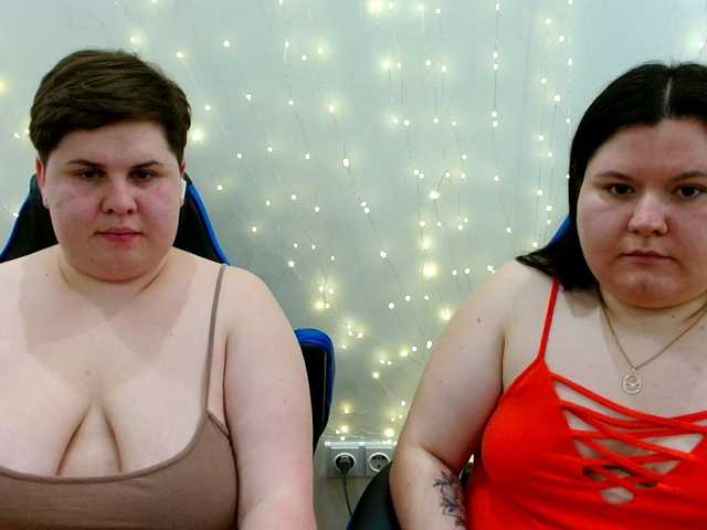BeckyAndEllen's BongaCams show and profile