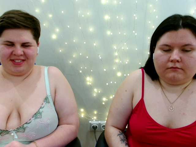BeckyAndEllen's BongaCams show and profile