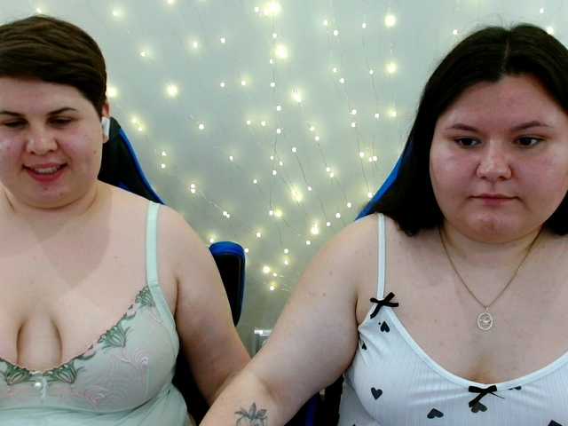 BeckyAndEllen live cam on BongaCams