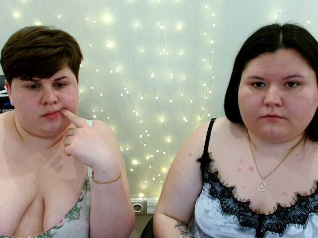 BeckyAndEllen's BongaCams show and profile