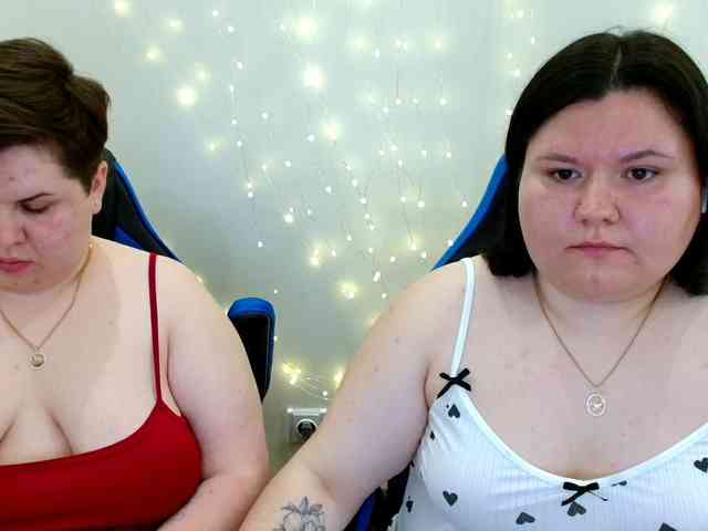 Model: BeckyAndEllen