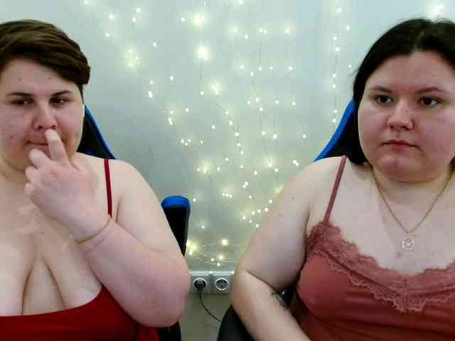 BeckyAndEllen webcam