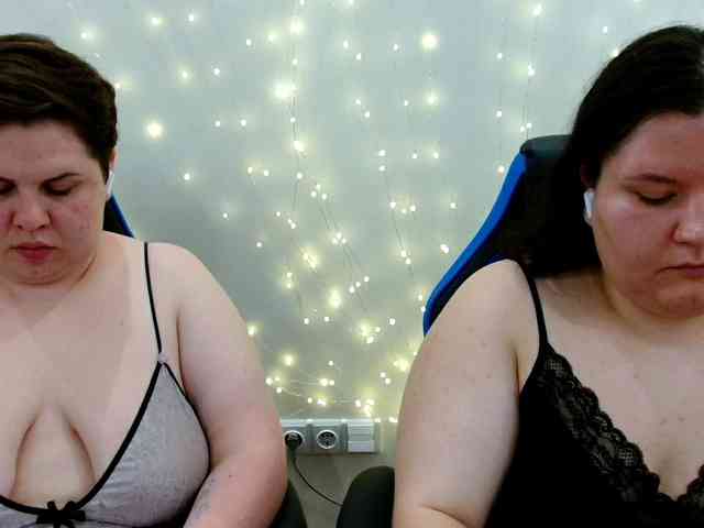 BeckyAndEllen webcam