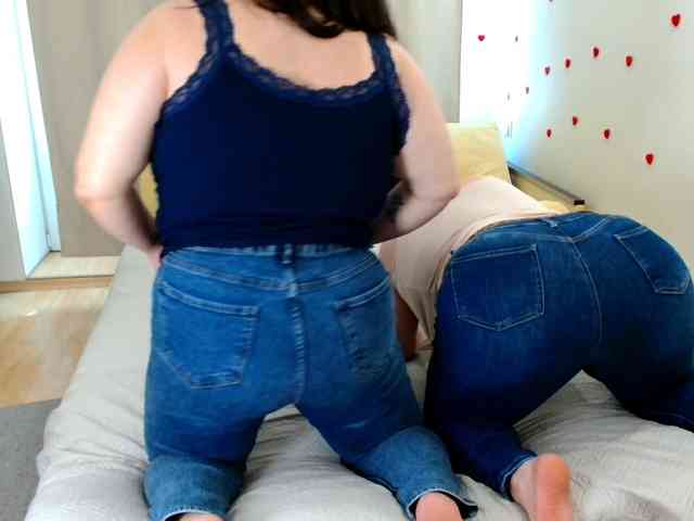 BeckyAndEllen webcam