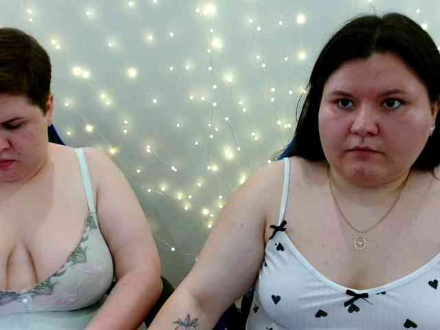 BeckyAndEllen webcam
