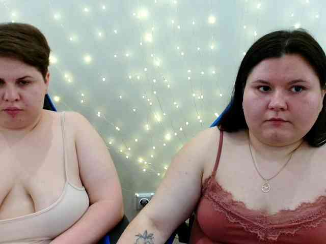 Model: BeckyAndEllen