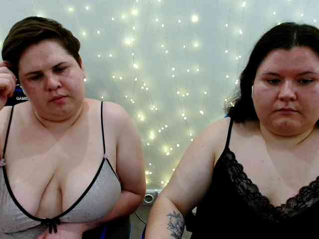 BeckyAndEllen webcam