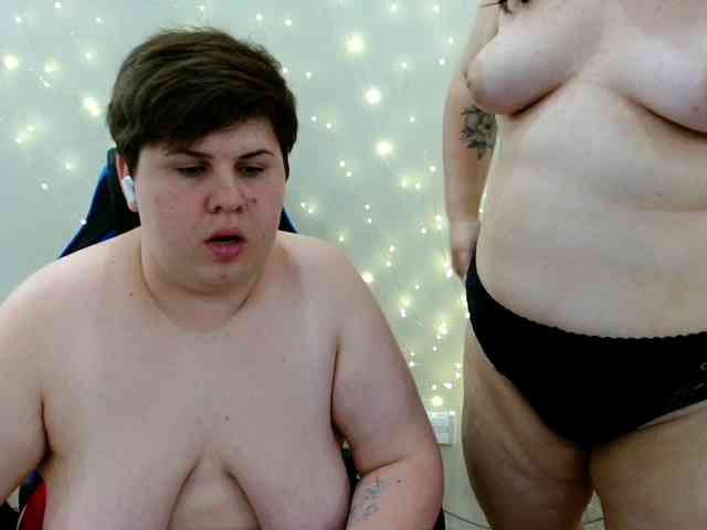 BeckyAndEllen webcam