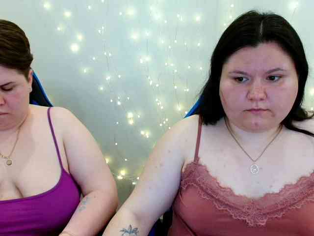 BeckyAndEllen webcam