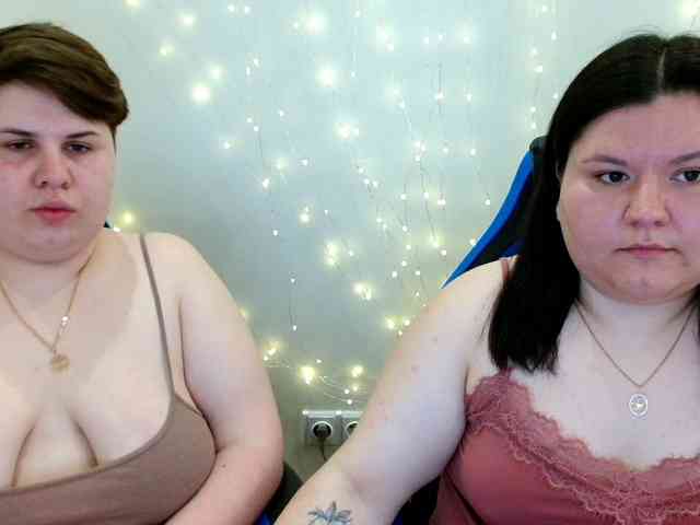BeckyAndEllen webcam