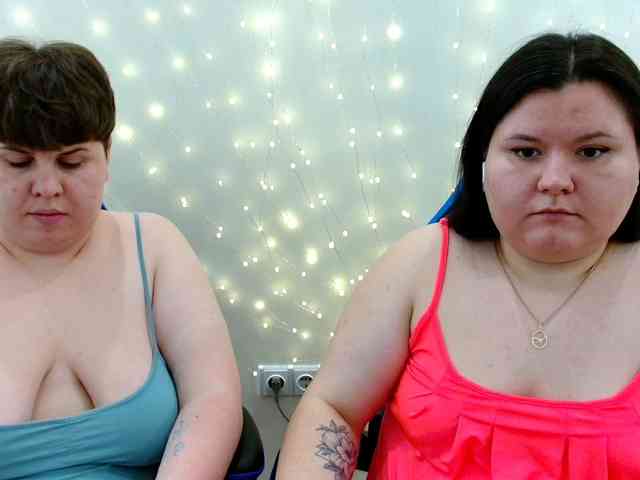 Model: BeckyAndEllen