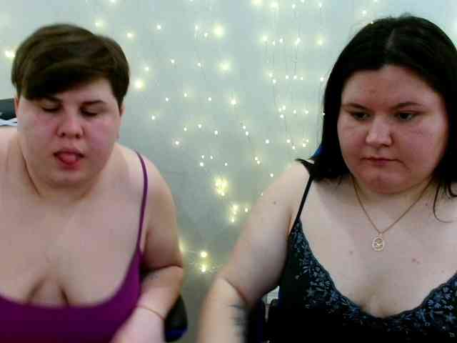 BeckyAndEllen webcam