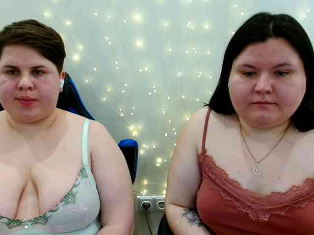 BeckyAndEllen webcam