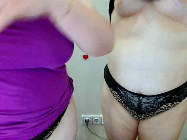 BeckyAndEllen webcam