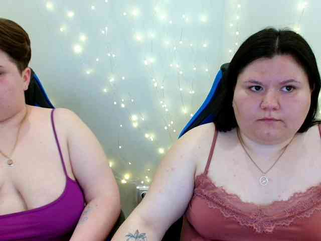 BeckyAndEllen webcam
