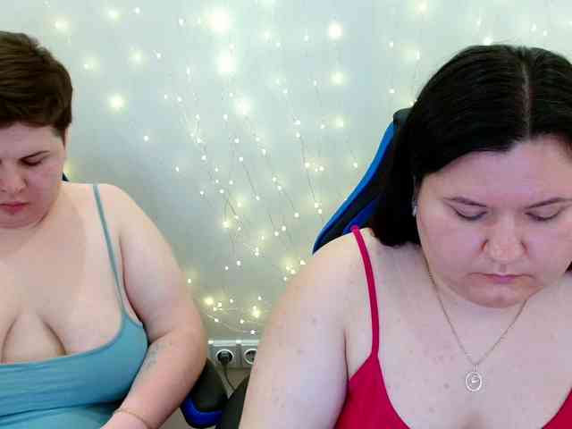 BeckyAndEllen webcam